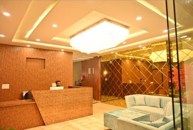 Hotel Raghuveer Inn By Bookingcare Sitapur Muafi Dış mekan fotoğraf